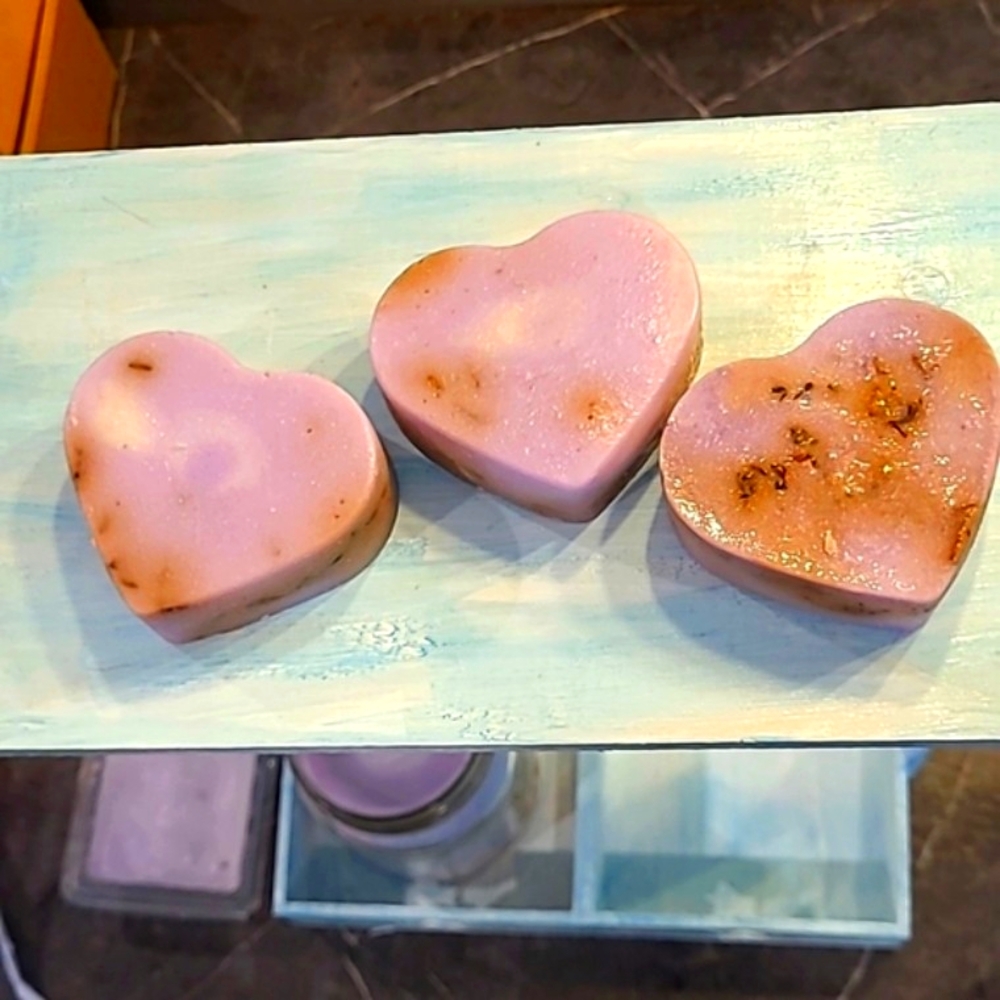 🛍Handcrafted Claerane Must Go🛁 Heart Shaped 🫧🧼
